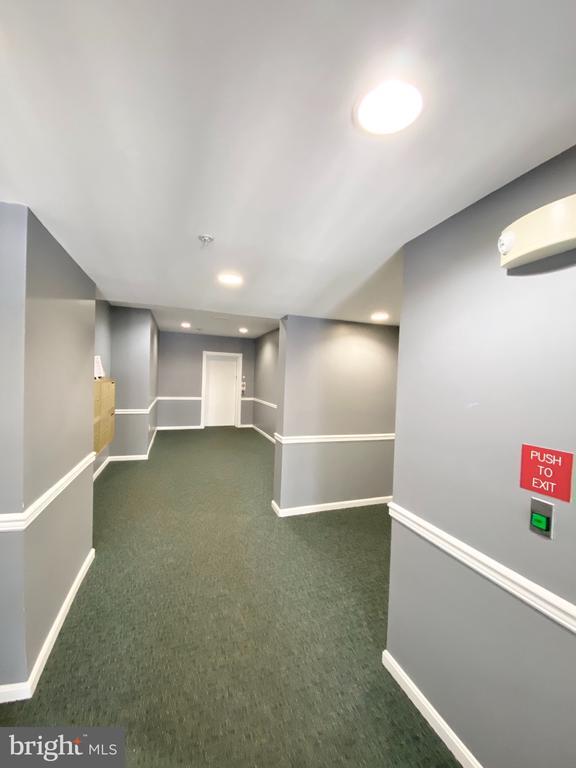 2663 Manhattan Pl in Vienna, VA - Building Photo - Building Photo