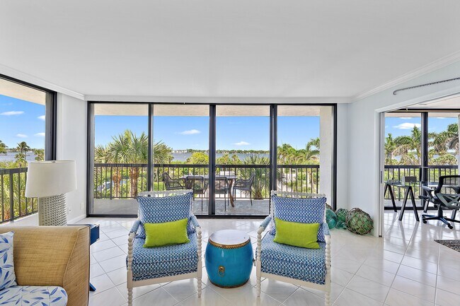 3390 S Ocean Blvd in Palm Beach, FL - Foto de edificio - Building Photo