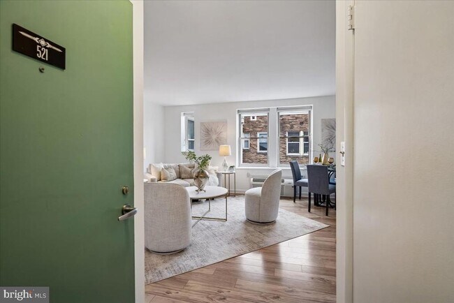 2440 16th St NW in Washington, DC - Foto de edificio - Building Photo