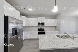 3713 Oak Leaf Wy in Greenville, NC - Building Photo - Building Photo