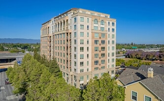 Skyline at Tamien Station Apartments in San Jose, CA - Building Photo