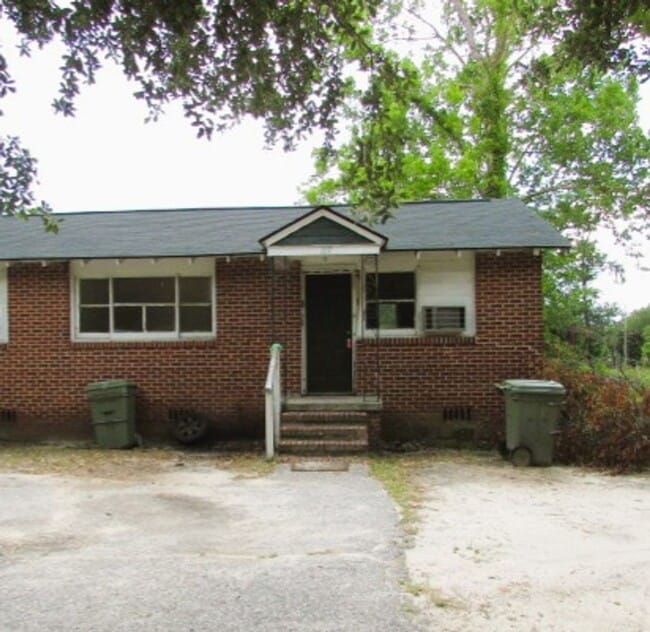 property at 117 Dixie Dr