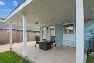 241 River Village Dr in Destrehan, LA - Foto de edificio - Building Photo