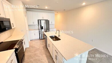 614 Southern Edge Wy in Sanford, FL - Building Photo - Building Photo