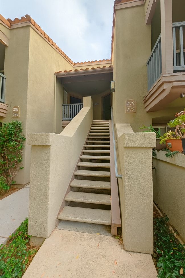 2800 Keller Dr in Tustin, CA - Building Photo - Building Photo