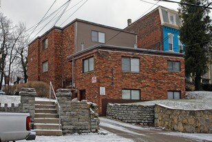 2360 Ohio Ave in Cincinnati, OH - Building Photo
