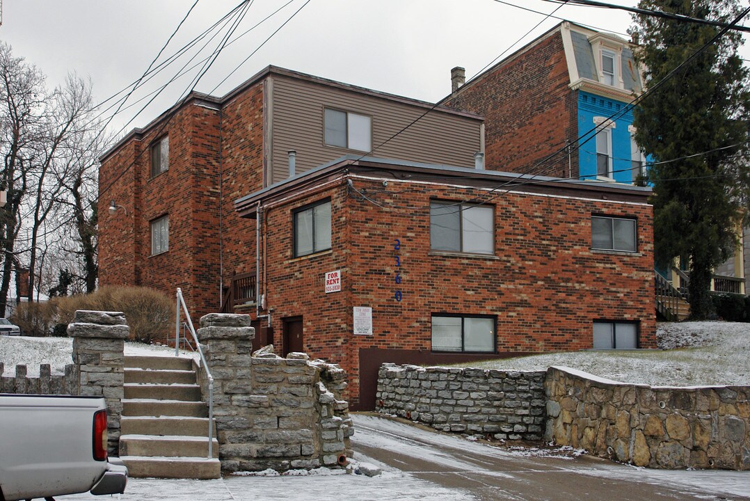 2360 Ohio Ave in Cincinnati, OH - Foto de edificio