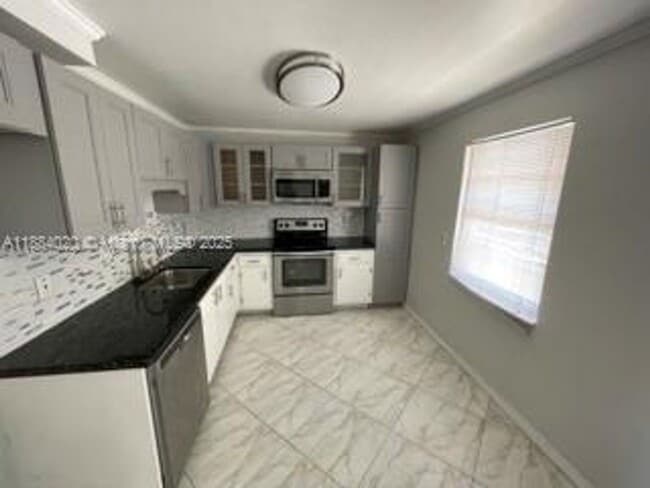 property at 3960 Oaks Clubhouse Dr