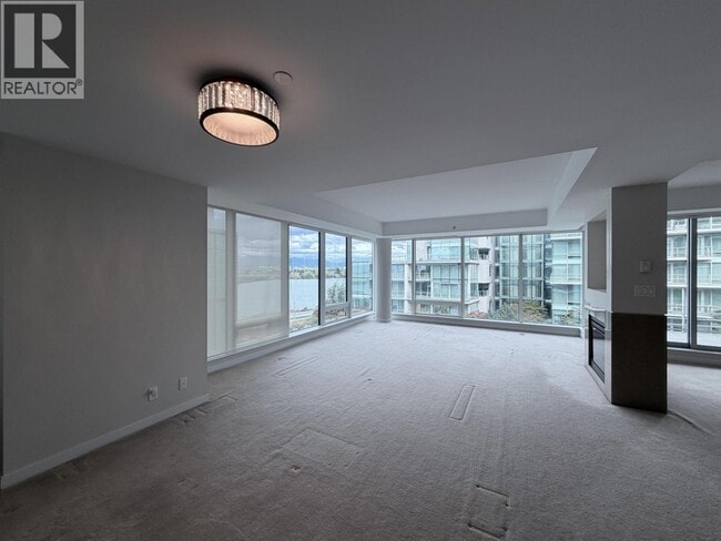 5151 Brighouse Way in Richmond, BC - Building Photo - Building Photo