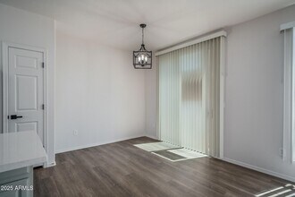 18250 N Cave Creek Rd, Unit 2 in Phoenix, AZ - Building Photo - Building Photo