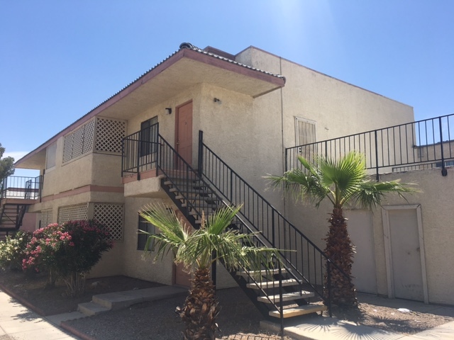 1328 Kari Lee Ct in Las Vegas, NV - Building Photo