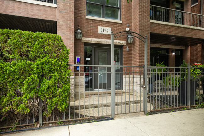 1122 W Hubbard St in Chicago, IL - Building Photo - Building Photo