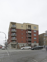 5299 de la Côte-Sainte-Catherine in Montréal, QC - Building Photo - Building Photo