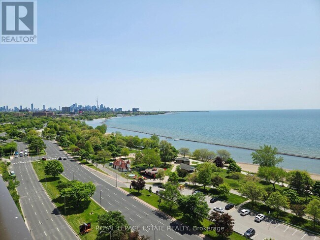 1928-1928 Lake Shore Blvd W in Toronto, ON - Building Photo - Building Photo