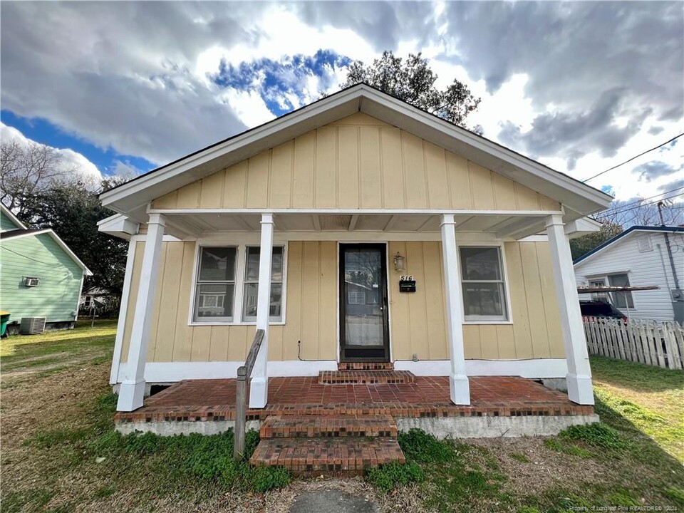 516 E 15th St in Lumberton, NC - Building Photo