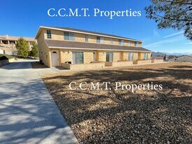 16359 Siskiyou Rd, Unit 3 in Apple Valley, CA - Building Photo