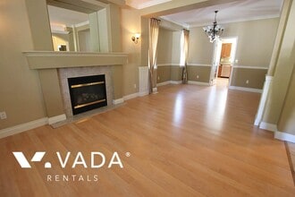 11622 Creekside St in Maple Ridge, BC - Building Photo - Building Photo
