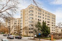 Wilshire Park Condominium in Washington, DC - Foto de edificio - Building Photo