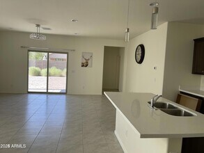 1585 E Kingman Pl in Casa Grande, AZ - Building Photo - Building Photo