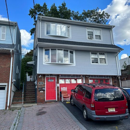 282 Madison Ave in Fairview, NJ - Building Photo