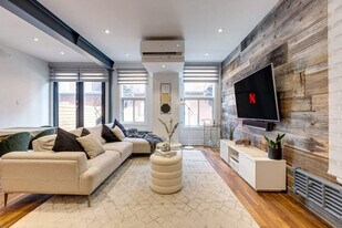 5579 Rue Clark in Montréal, QC - Building Photo