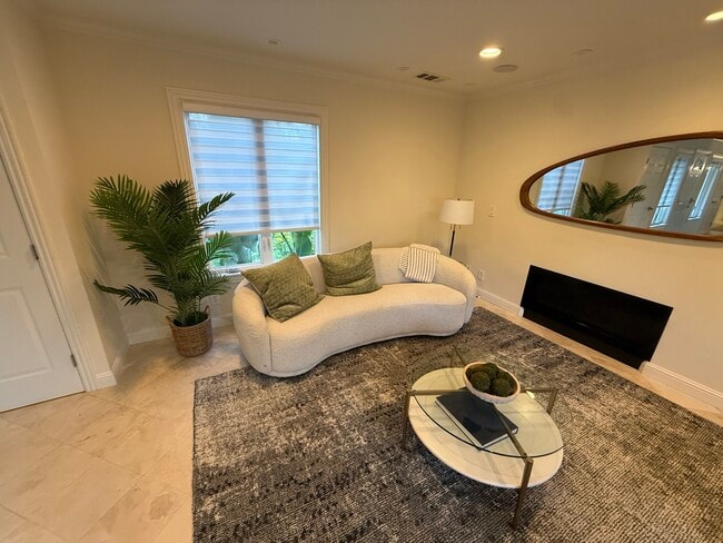 707 Matadero Ave in Palo Alto, CA - Building Photo - Building Photo
