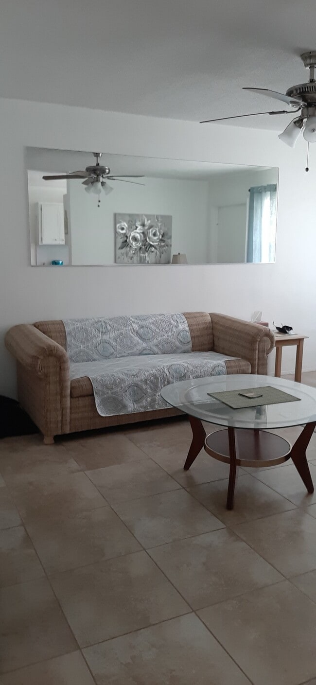 1007 N 19th Ave, Unit 7 in Hollywood, FL - Building Photo - Building Photo