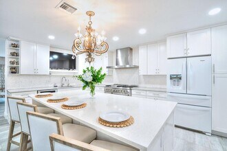 246 Elwa Pl in West Palm Beach, FL - Building Photo - Building Photo