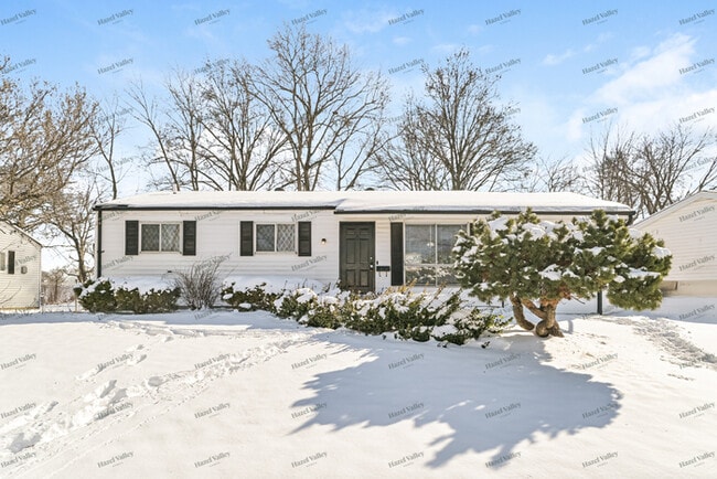 property at 2290 Grants Pkwy