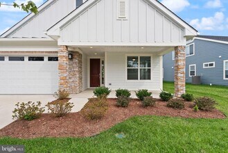 121 Cowbird St in Front Royal, VA - Building Photo - Building Photo