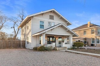 915 N Center St in Bonham, TX - Building Photo - Building Photo