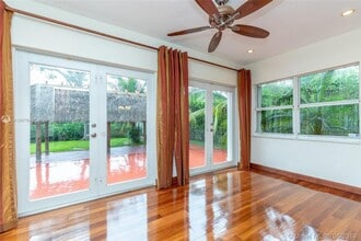 1735 Bay Dr in Miami Beach, FL - Foto de edificio - Building Photo