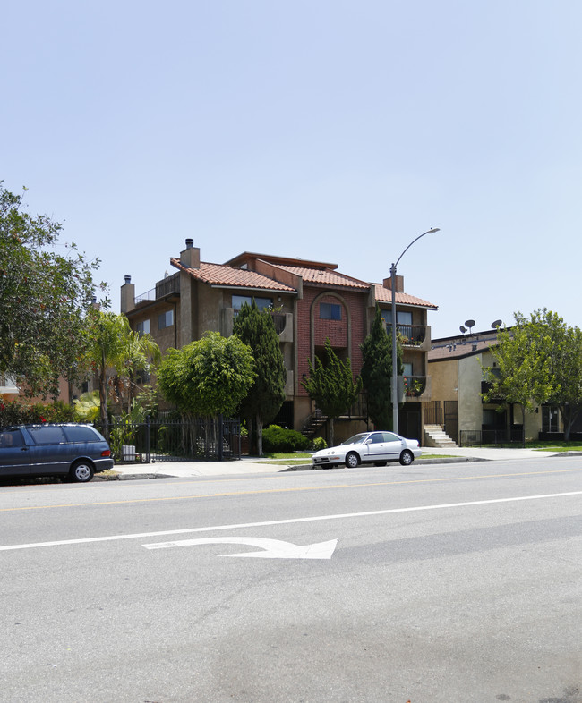 370 S Commonwealth Ave in Los Angeles, CA - Building Photo - Building Photo