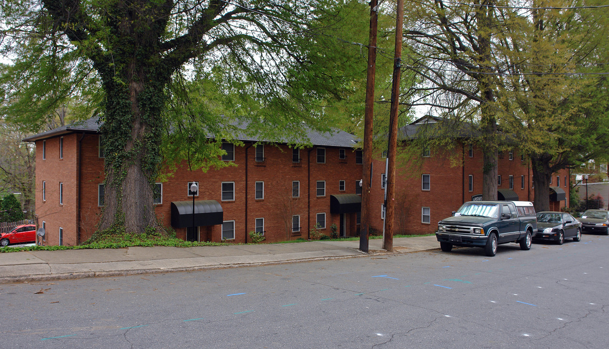 841 W Sixth St in Winston-Salem, NC - Building Photo