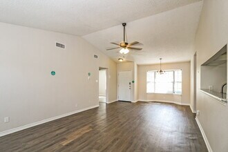 1517 Caplin Dr in Arlington, TX - Building Photo - Building Photo