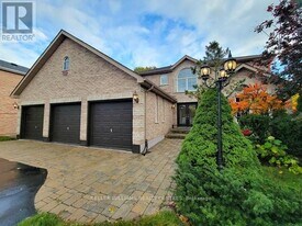 19 Northview Crescent in Barrie, ON - Building Photo
