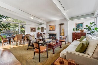 664 Woodmont Ave in Berkeley, CA - Foto de edificio - Building Photo