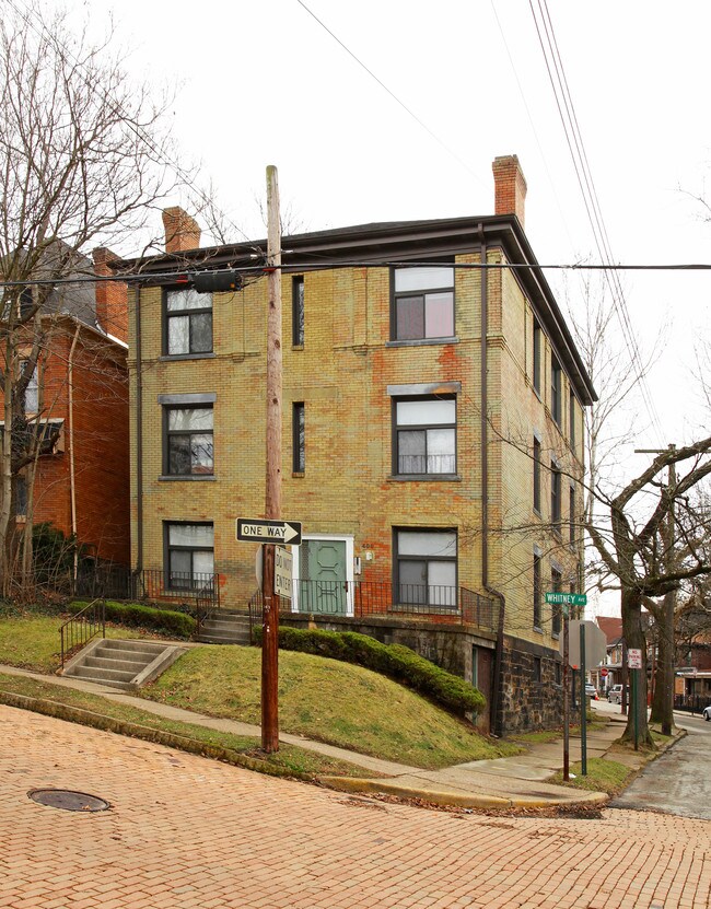 400 Whitney Ave in Pittsburgh, PA - Building Photo - Building Photo