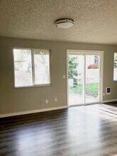 544 S 13th St in Independence, OR - Building Photo - Building Photo