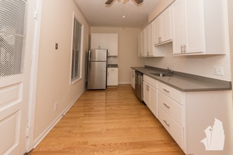 1208 W Wrightwood Ave, Unit 2 in Chicago, IL - Building Photo - Building Photo
