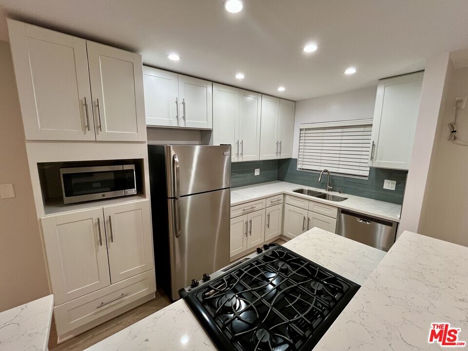 204 Washington Ave in Santa Monica, CA - Building Photo