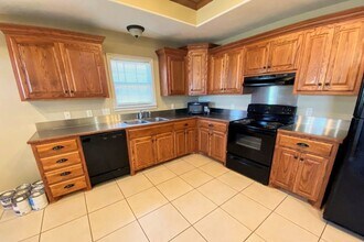 406 Churchill St in Lake Charles, LA - Building Photo - Building Photo