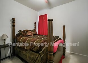 4221 Park Village Ct in Fort Worth, TX - Foto de edificio - Building Photo