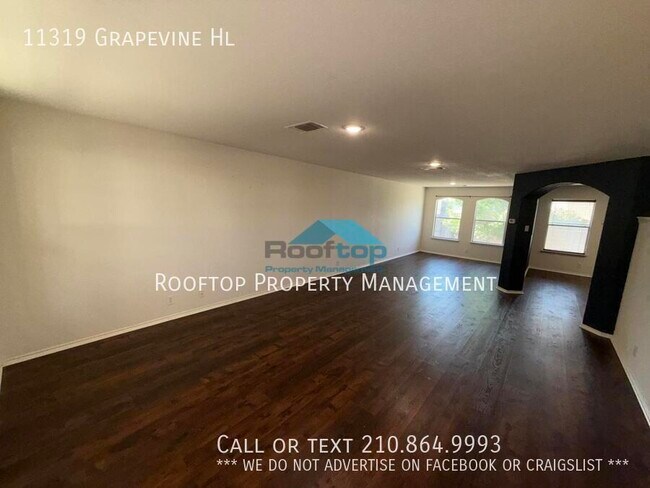 11319 Grapevine Hill in San Antonio, TX - Building Photo - Building Photo