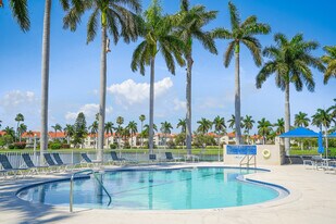 6080 Bahia Del Mar Cir in St. Petersburg, FL - Building Photo