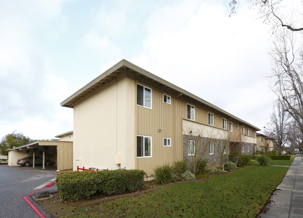 Villa Ranchero Apartments in San Jose, CA - Building Photo
