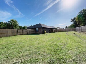 102 Northridge Dr in Durant, OK - Building Photo - Building Photo