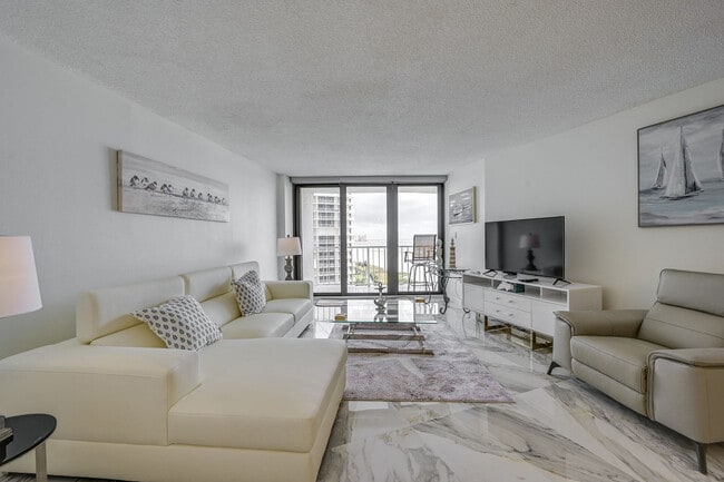 320 Seaview Ct, Unit SI FL12-ID1546091P