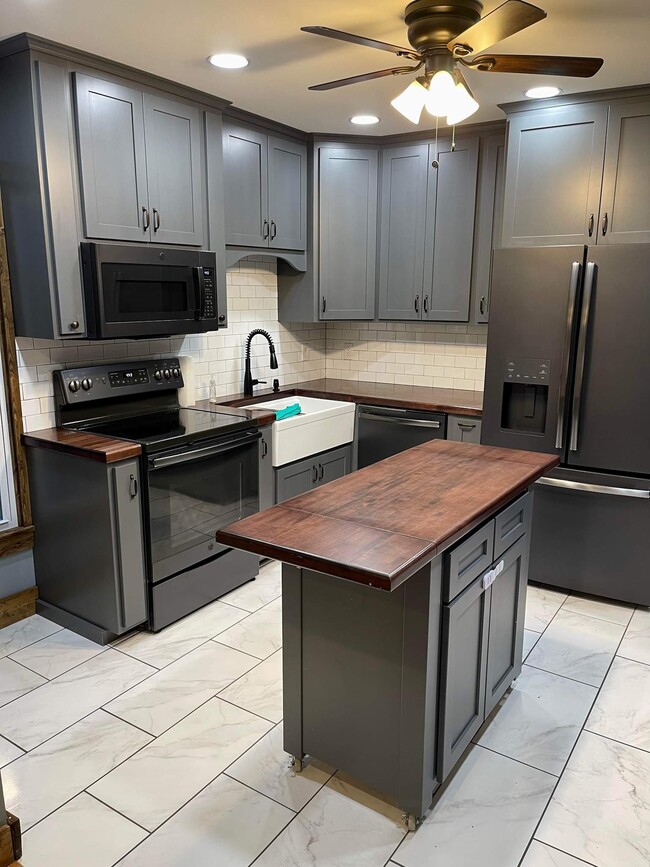 195 E 2nd St, Unit 101 in Corning, NY - Building Photo - Building Photo