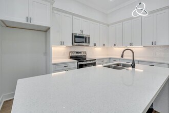 5642 Hirondel in Houston, TX - Building Photo - Building Photo